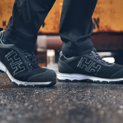 SCHUHE