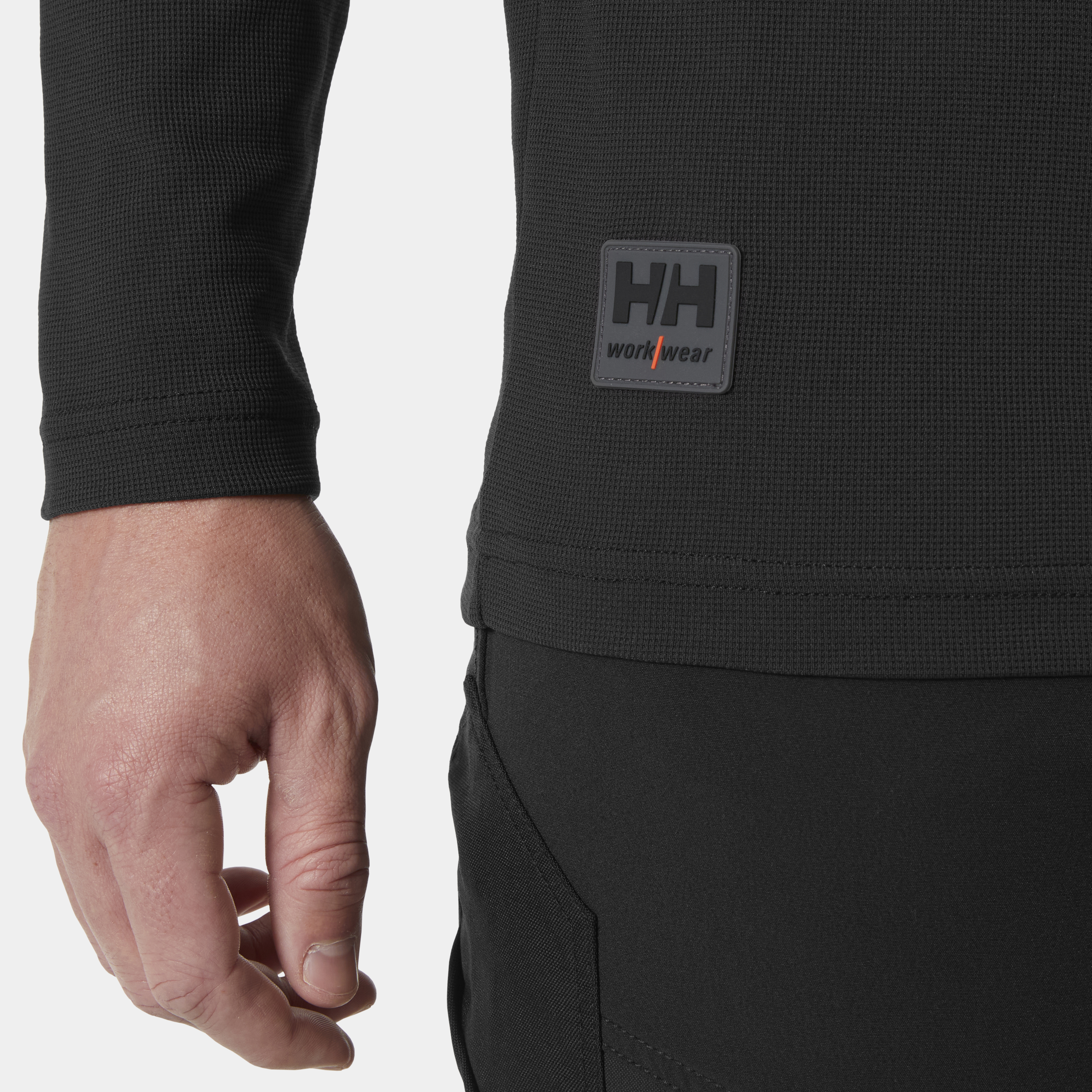 TECH LONGSLEEVE